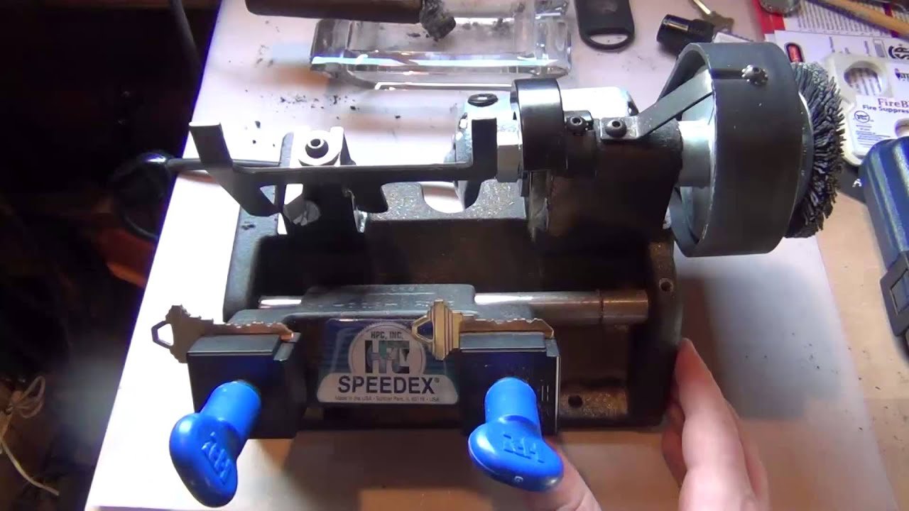 How To Use a Key Cutting MachineHow To Use a Key Cutting MachineHow To Use a Key Cutting Machine